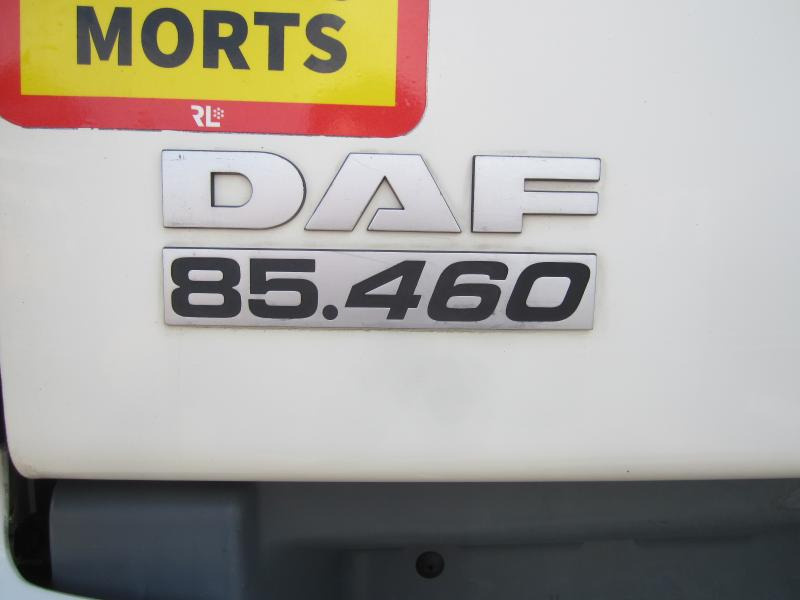 Camion plateau DAF CF85 460