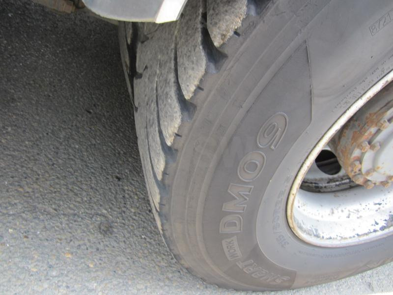 Camion plateau DAF XF105 460