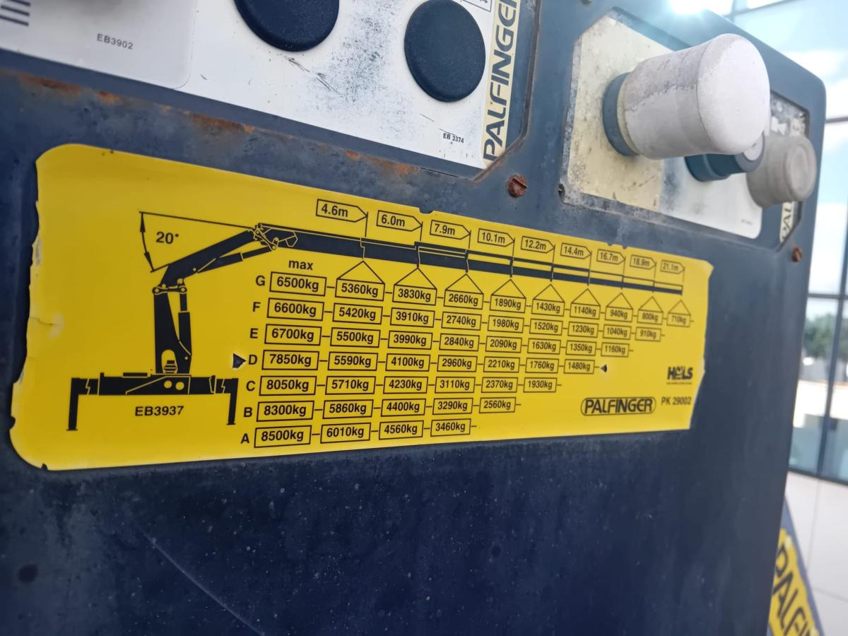 Camion plateau DAF XF105 460