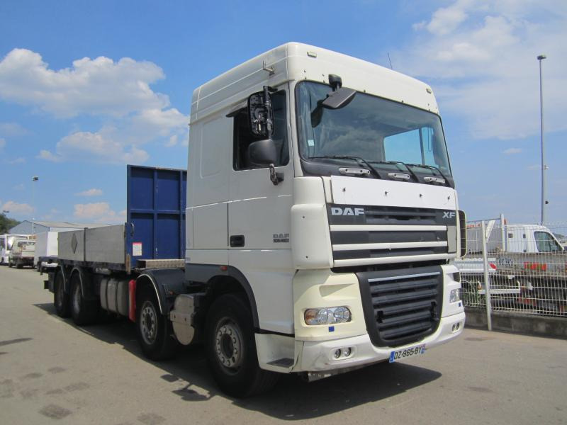 Camion plateau DAF XF105 460