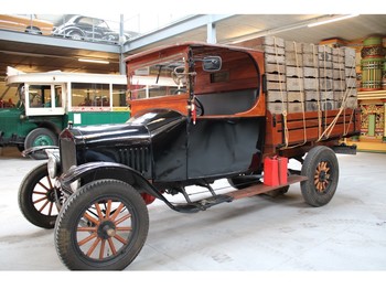 Camion plateau Ford 1925 TT
