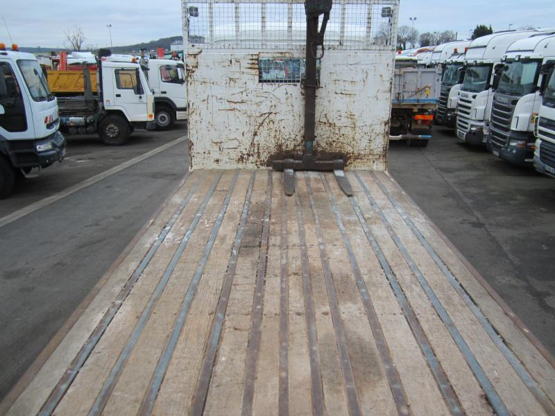 Camion plateau MAN TGA