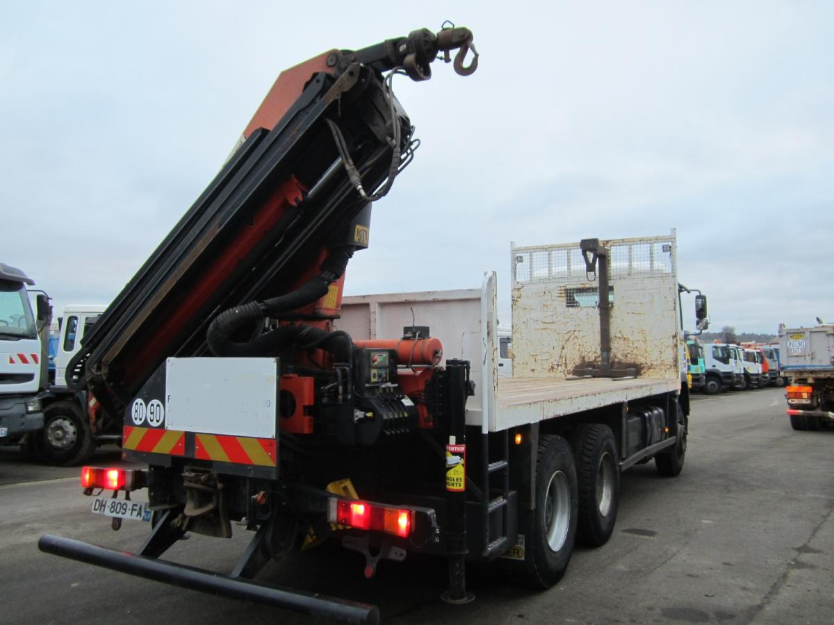 Camion plateau MAN TGA