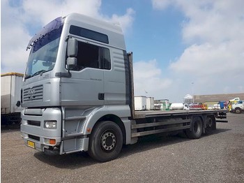 Camion plateau MAN TGA 26.430