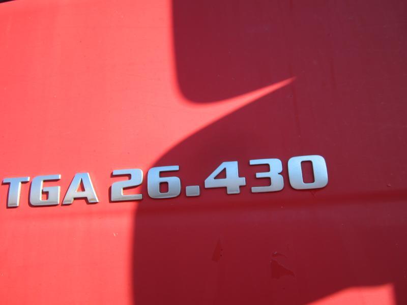 Camion plateau MAN TGA 26.430