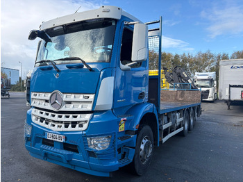 Camion plateau Mercedes Arocs 3240