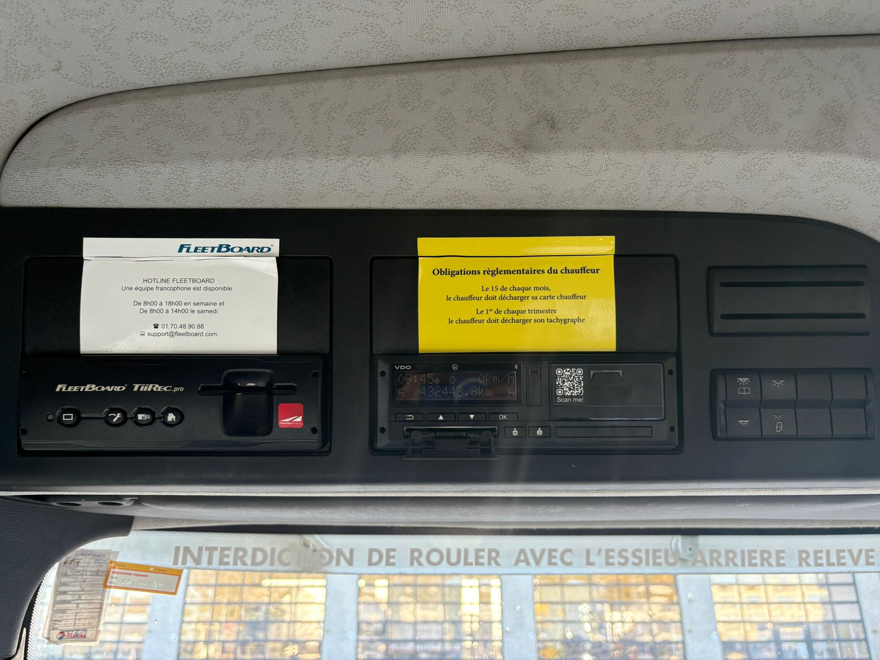 Camion plateau Mercedes Arocs 3240