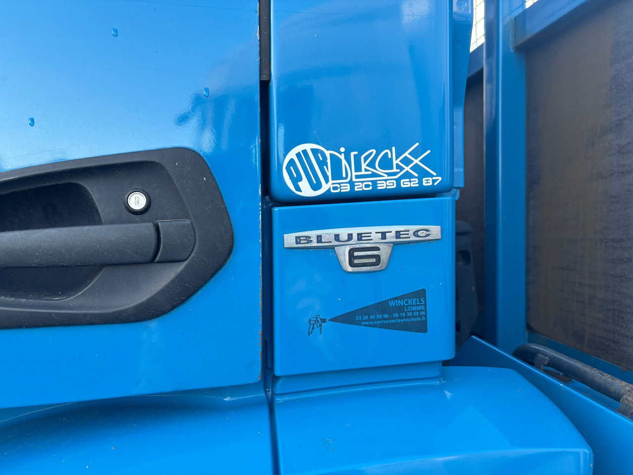 Camion plateau Mercedes Arocs 3240