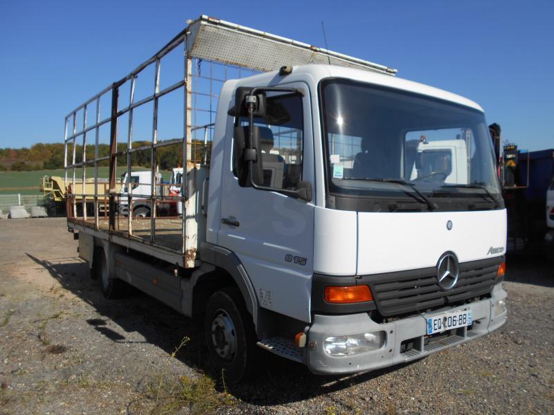 Camion plateau Mercedes Atego 815