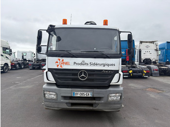 Camion plateau Mercedes Axor 2533