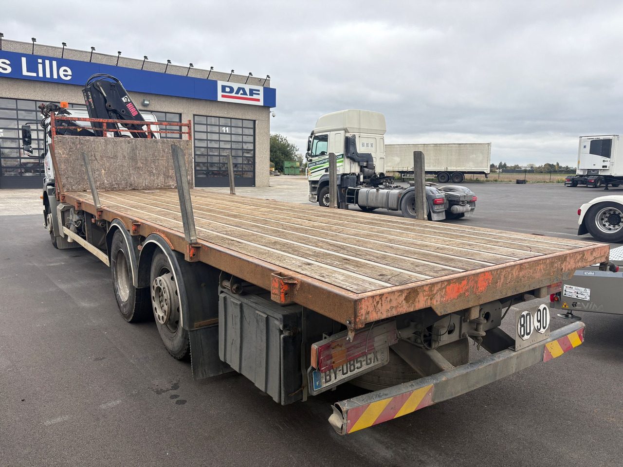 Camion plateau Mercedes Axor 2533