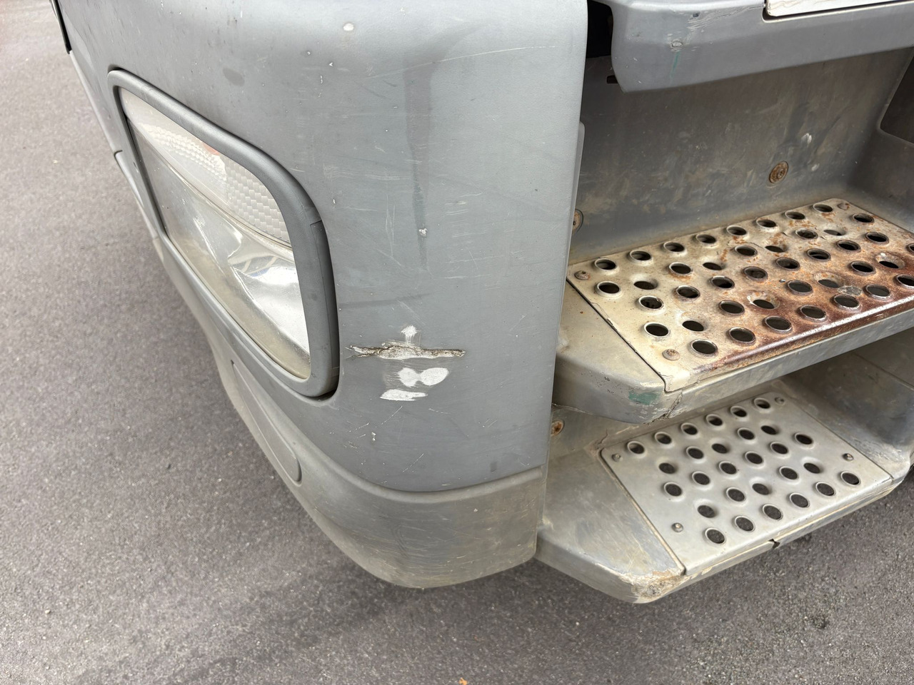 Camion plateau Mercedes Axor 2533