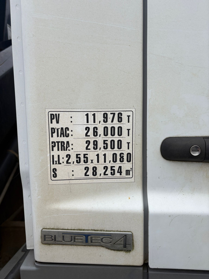 Camion plateau Mercedes Axor 2533