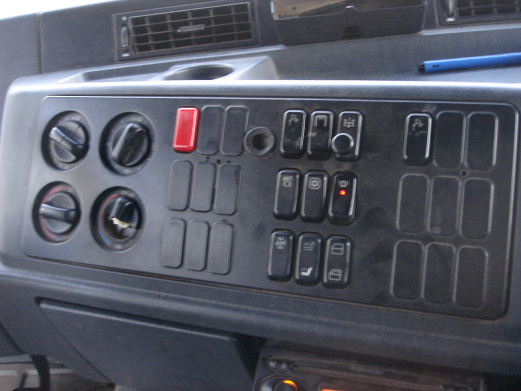 Camion plateau Mercedes-Benz Actros Pritsche Heckkran 2640 6x4 PK 27.000 Kran