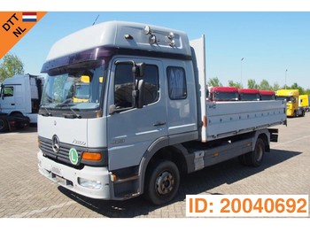Camion plateau Mercedes-Benz Atego 823