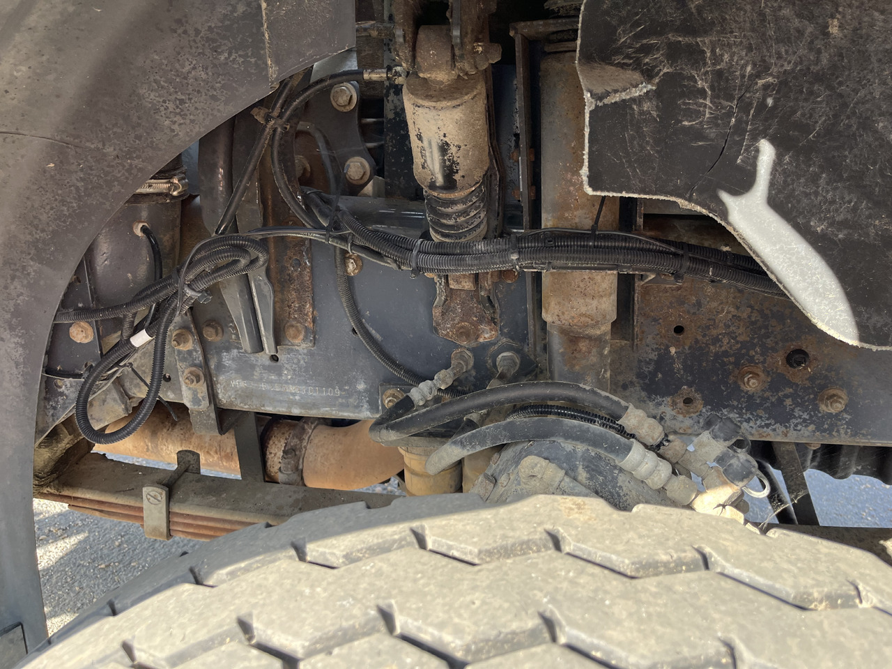 Camion plateau RENAULT Kerax 370dci 4x4 plateau grue Palfinger pk29002