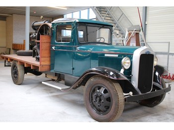 Camion plateau REO SPEEDWAGON
