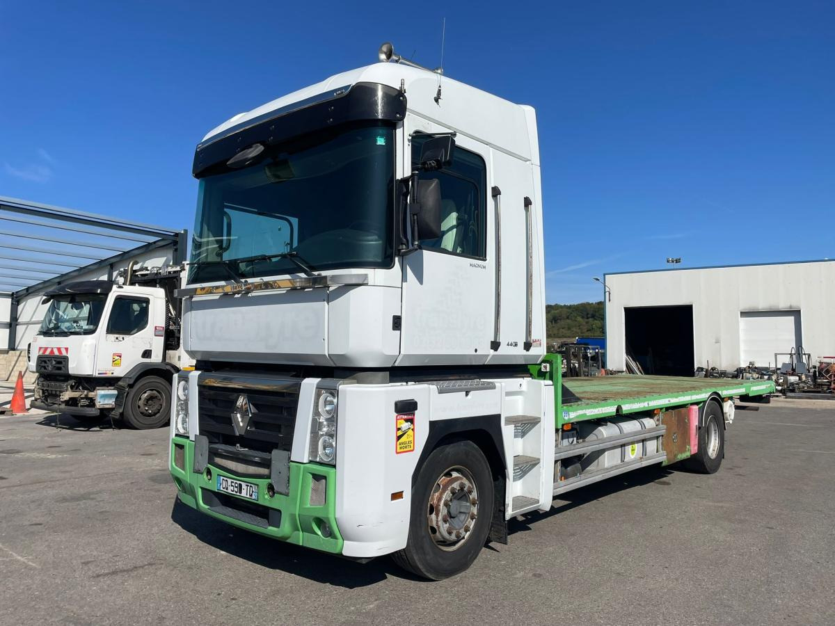 Camion plateau Renault Magnum 440 DXI