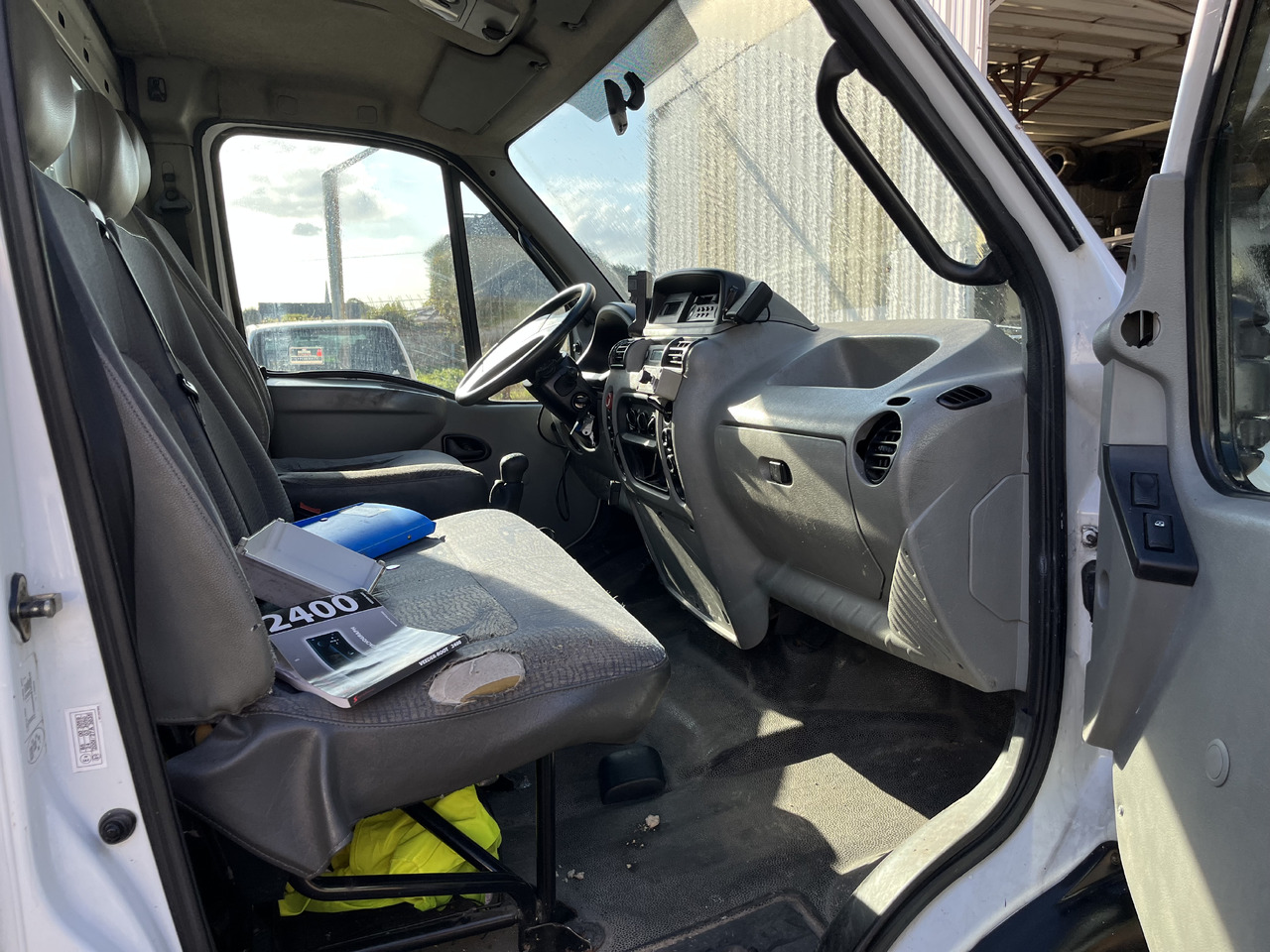 Camion plateau Renault Mascott 2L8 dci 130cv plateau hayon