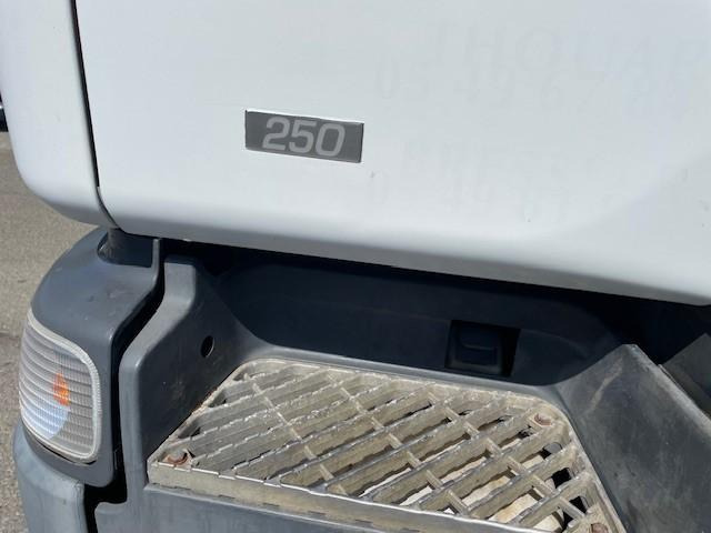 Camion plateau Renault Premium 250