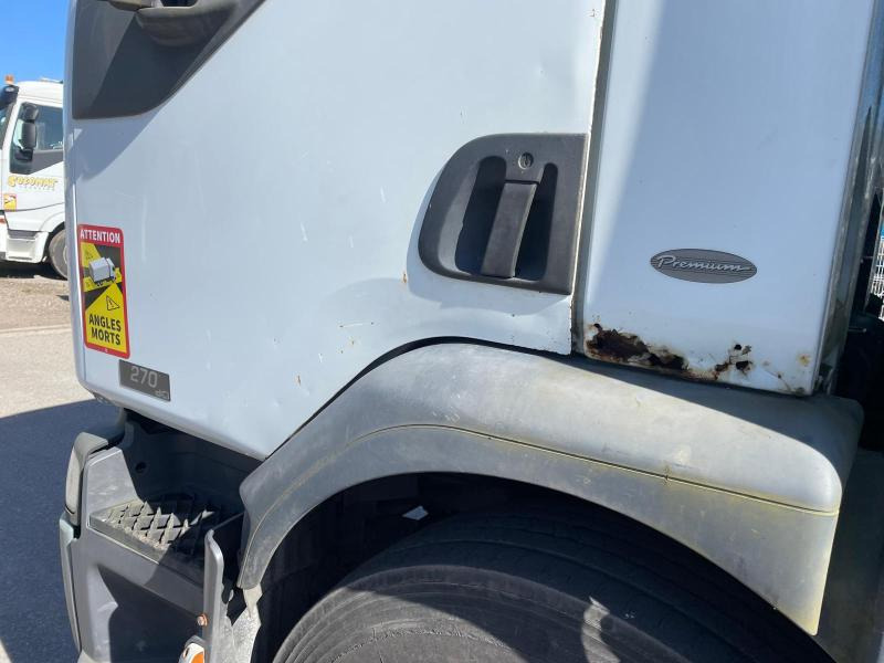 Camion plateau Renault Premium 270 DCI