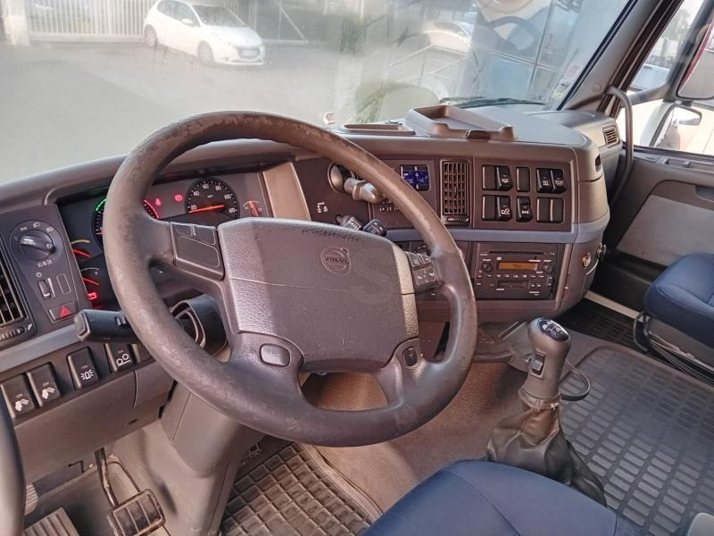 Camion plateau Volvo FH