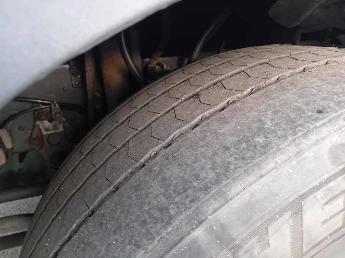 Camion plateau Volvo FH