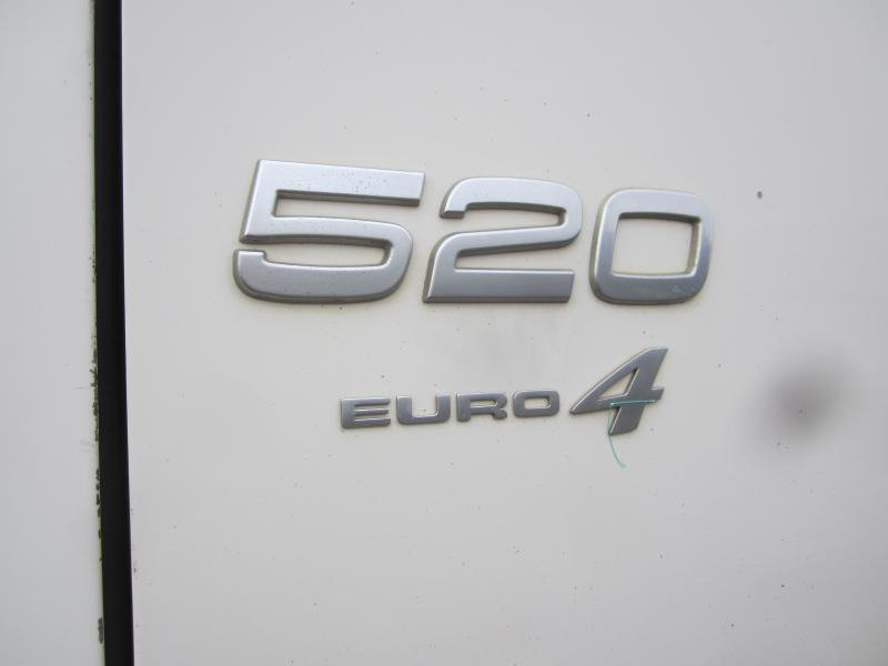 Camion plateau Volvo FH 520