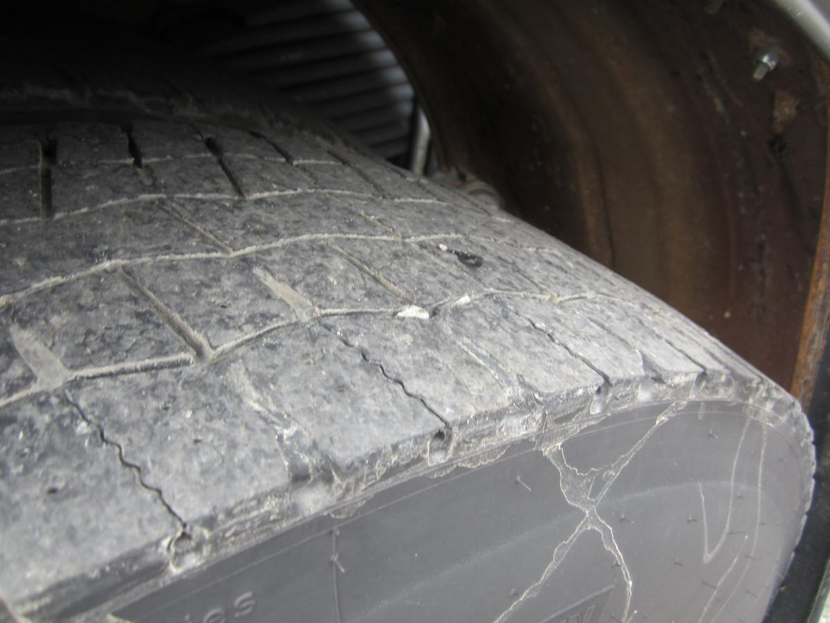 Camion plateau Volvo FH 520