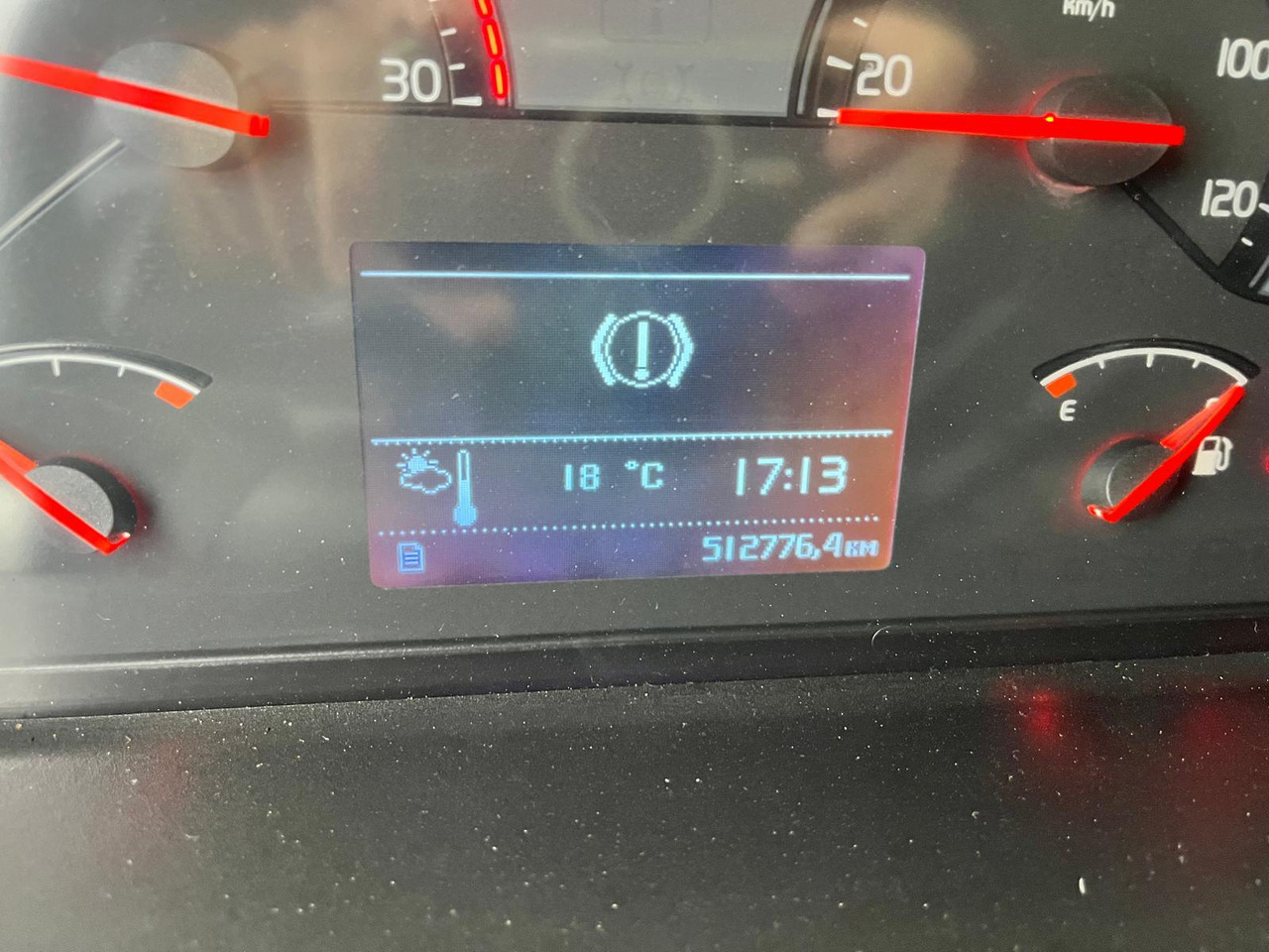 Camion plateau Volvo FM 420