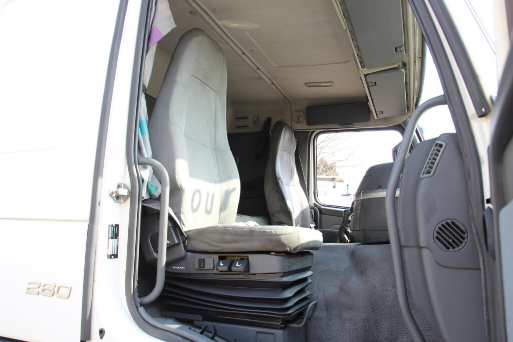 Camion plateau Volvo FM  9 260 Schlafkabine Schaltgetriebe LBW L 8,25m