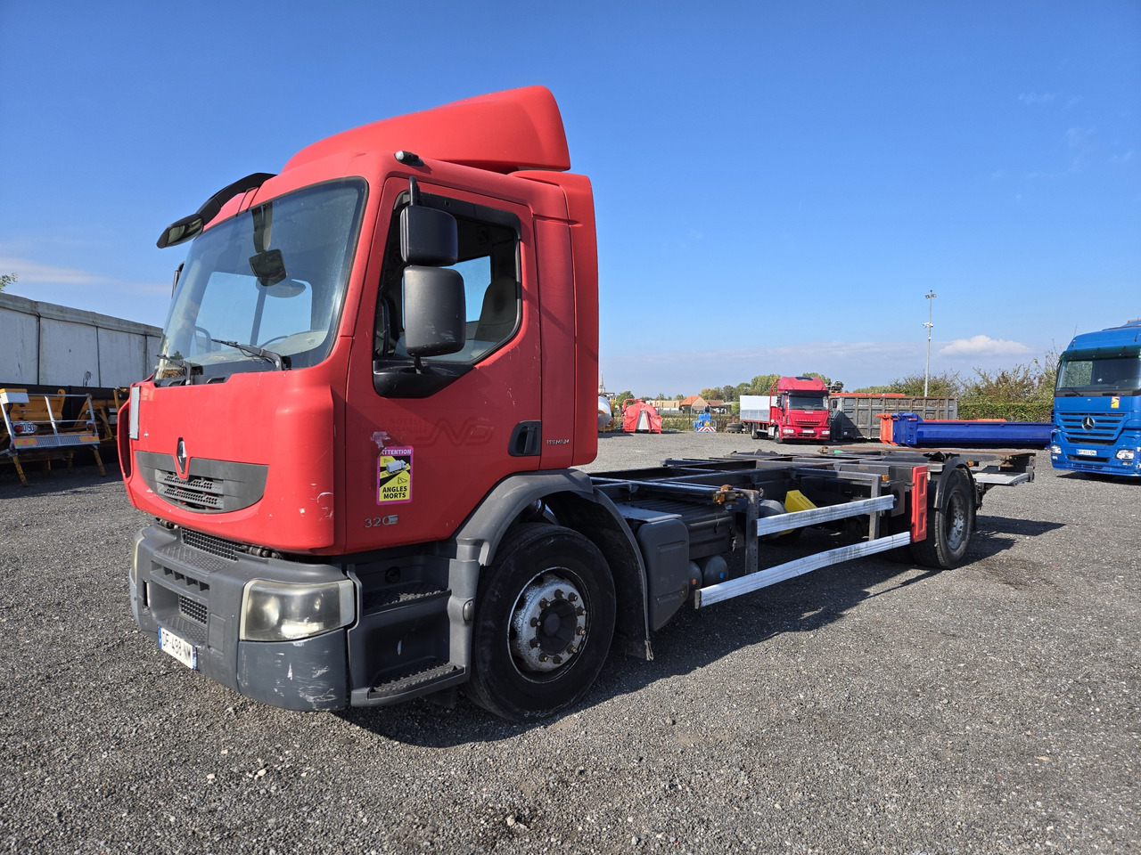 Camion porte-conteneur/ Caisse mobile Renault 320DXI