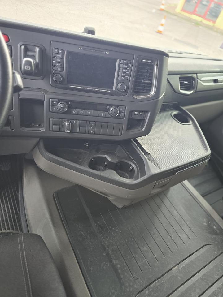 Camion porte-conteneur/ Caisse mobile SCANIA R 450