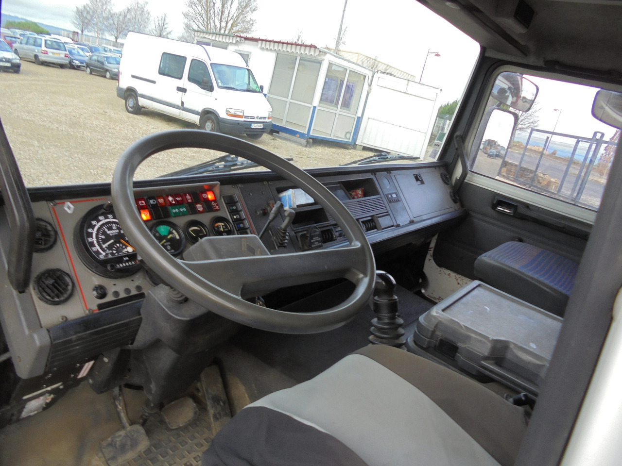 Camion porte-voitures RENAULT GR 280