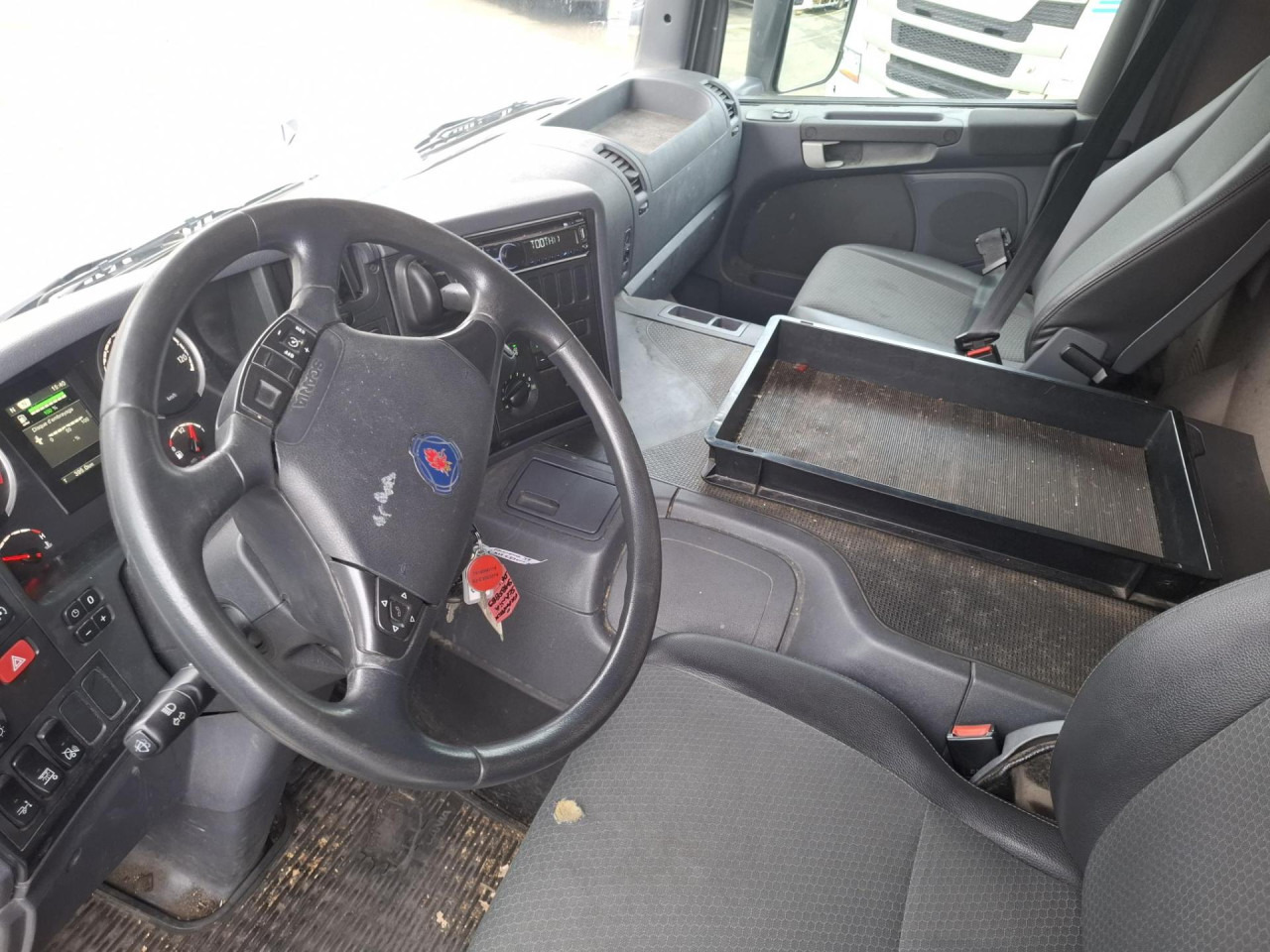 Châssis cabine SCANIA SCANIA P250 Fourgon Hayon