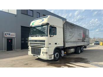 Camion à rideaux coulissants DAF XF 95.430 Super Space Cab (EURO 3 / 6X2 / MANUAL GEARBOX): photos 1