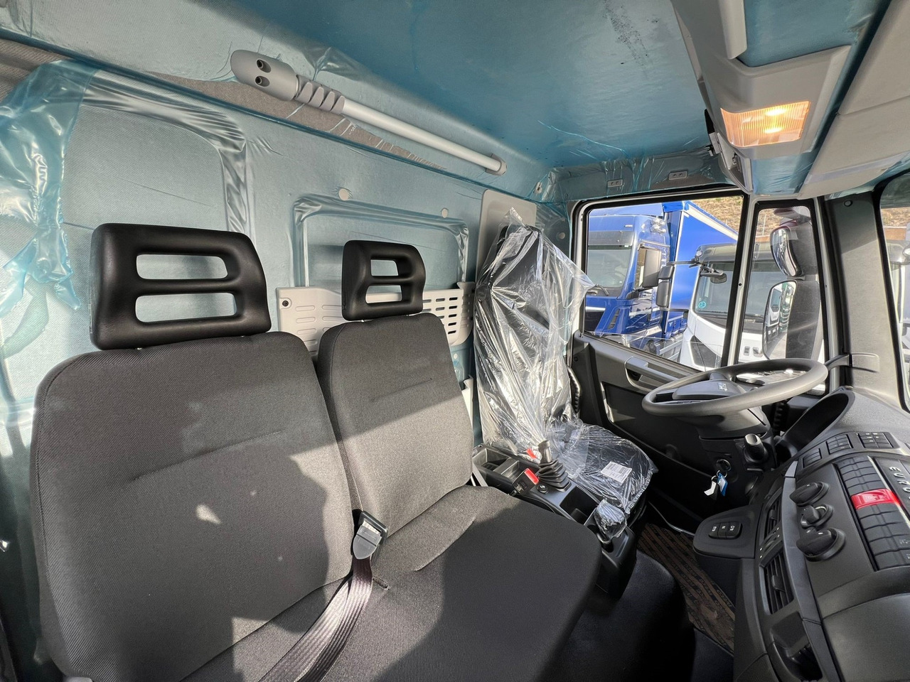 Châssis cabine IVECO ML 180EL32 P Eurocargo E6 (Chassis cabina): photos 8