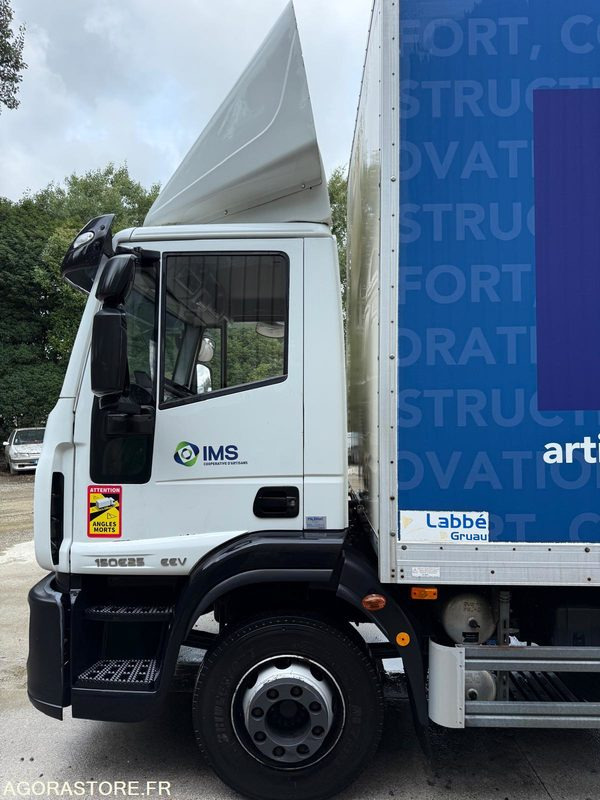 Camion IVECO porteur Fourgon 4x2 EEV 150E25 250ch Boite Auto