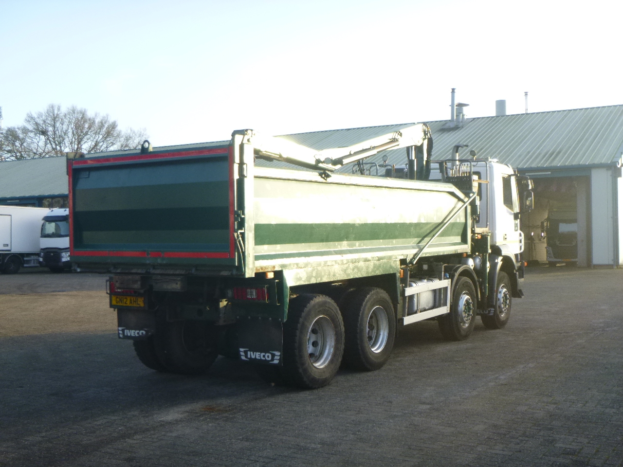 Camion benne, Camion grue Iveco AD340T36 8x4 RHD tipper + HMF 1244 Z1: photos 10