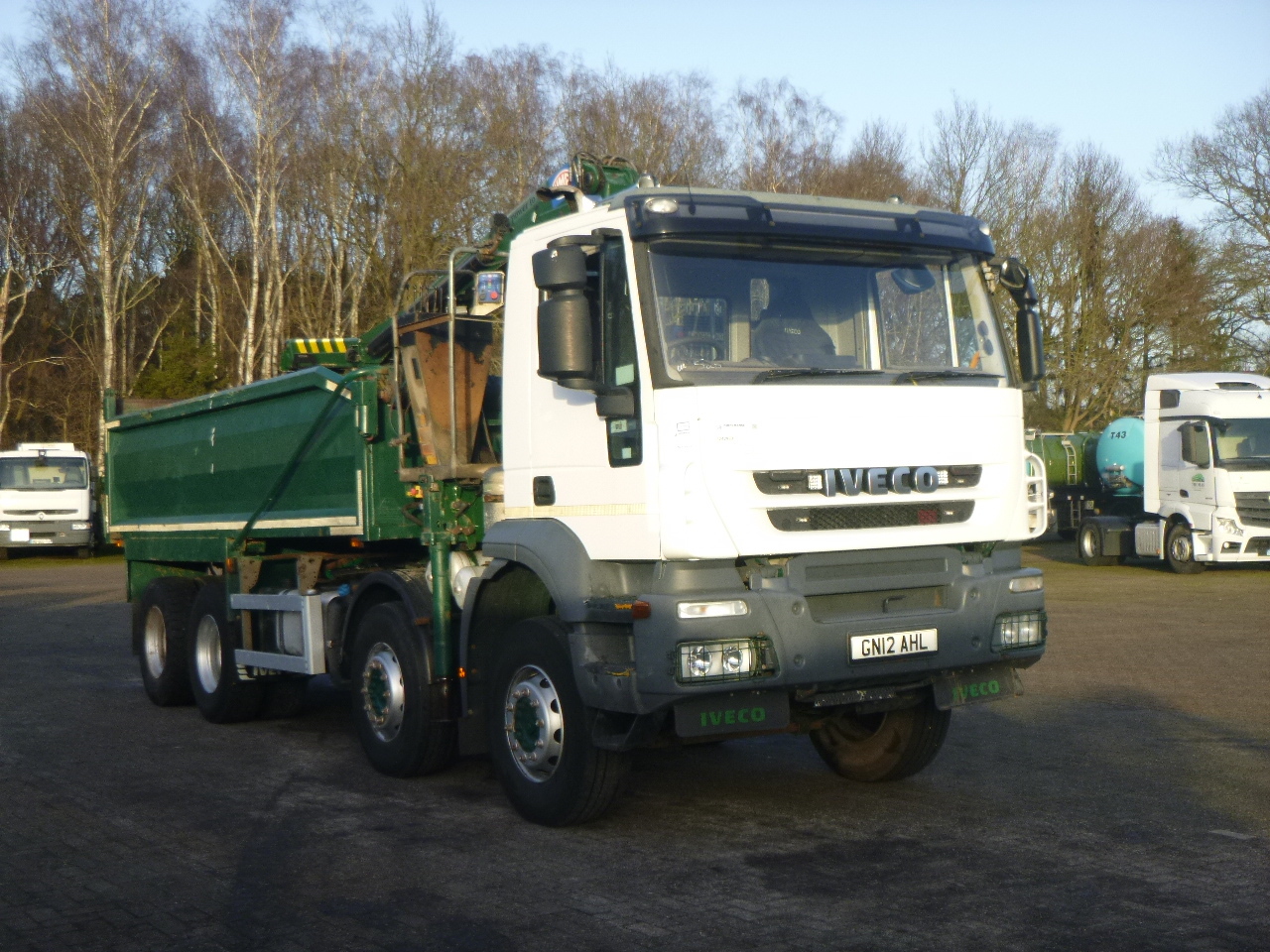 Camion benne, Camion grue Iveco AD340T36 8x4 RHD tipper + HMF 1244 Z1: photos 9