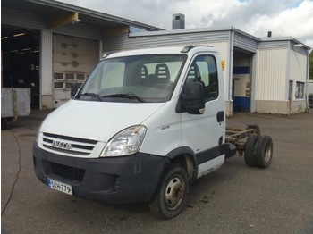 Châssis cabine Iveco DAILY 40C15: photos 1