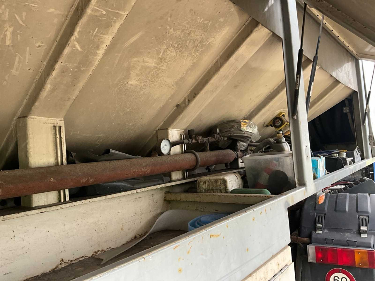 Camion KWB P-393-STI-H3 CHAPEOPLEGGER