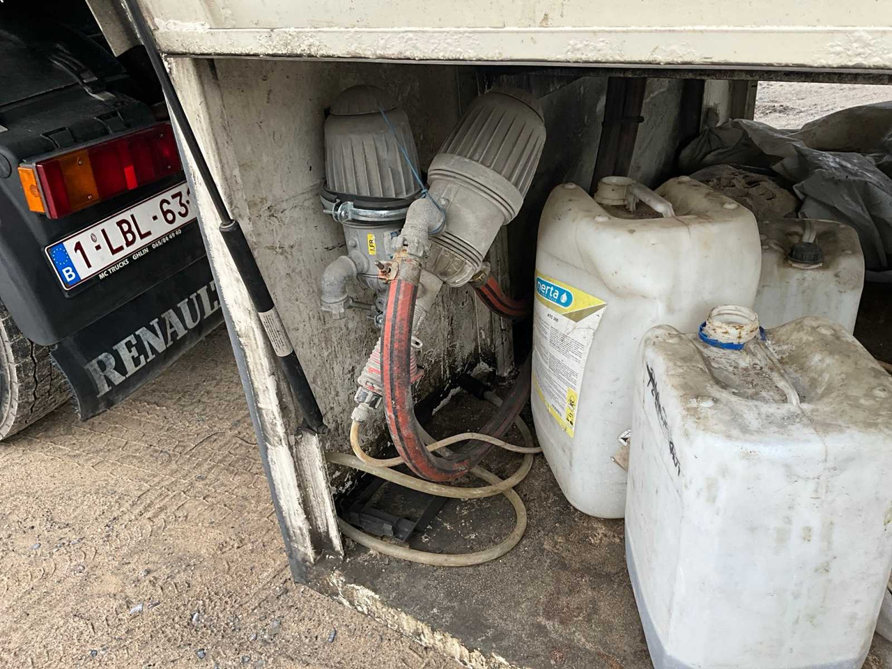 Camion KWB P-393-STI-H3 CHAPEOPLEGGER