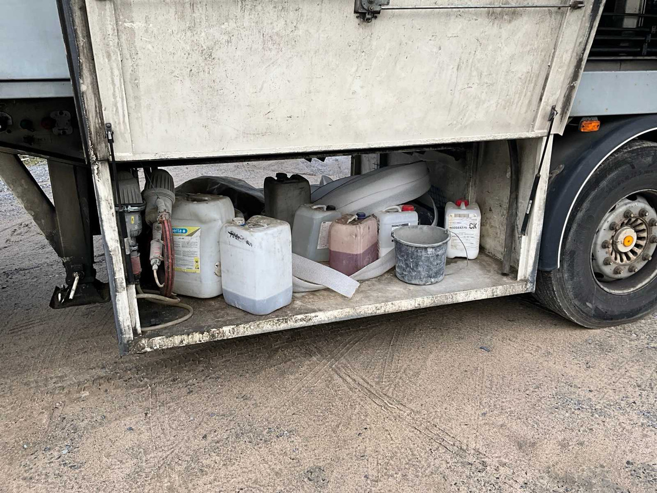 Camion KWB P-393-STI-H3 CHAPEOPLEGGER