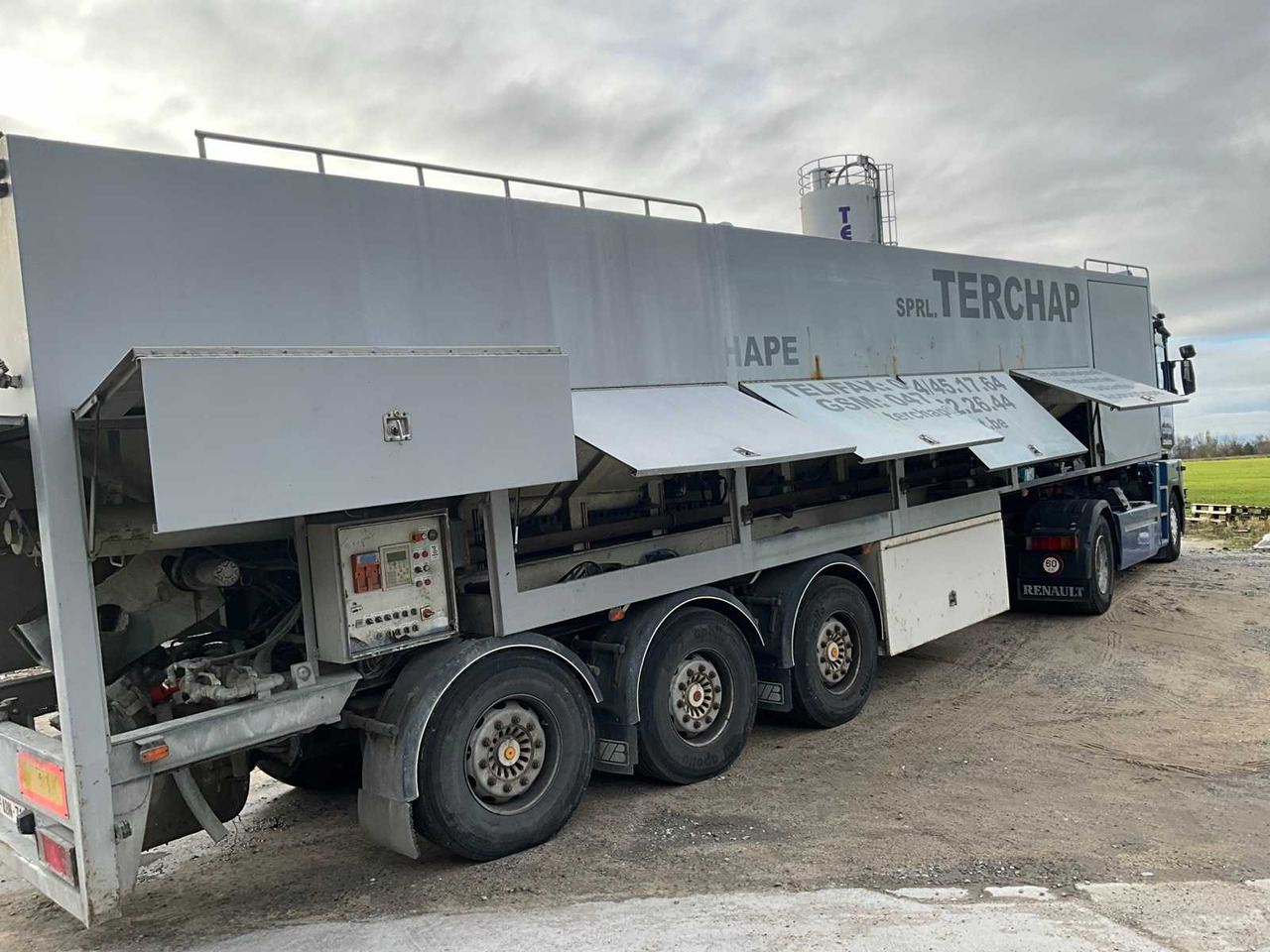 Camion KWB P-393-STI-H3 CHAPEOPLEGGER