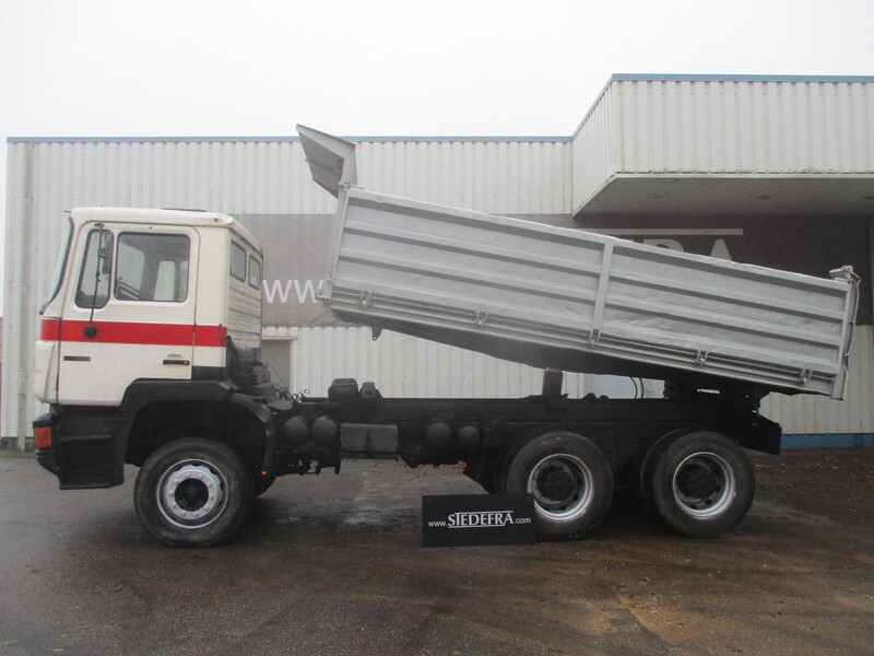 Camion benne MAN 26 322 ZF Manual , 6x4 , 3 way tipper , Spring suspension: photos 2
