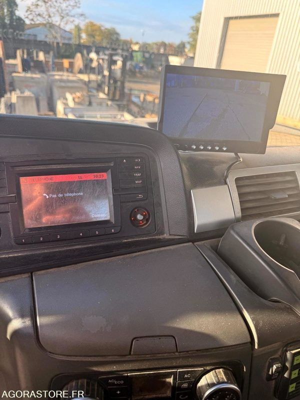 Camion MAN 8x4 - 32-400 BiBenne grue - 11.2014 / 375000 KM