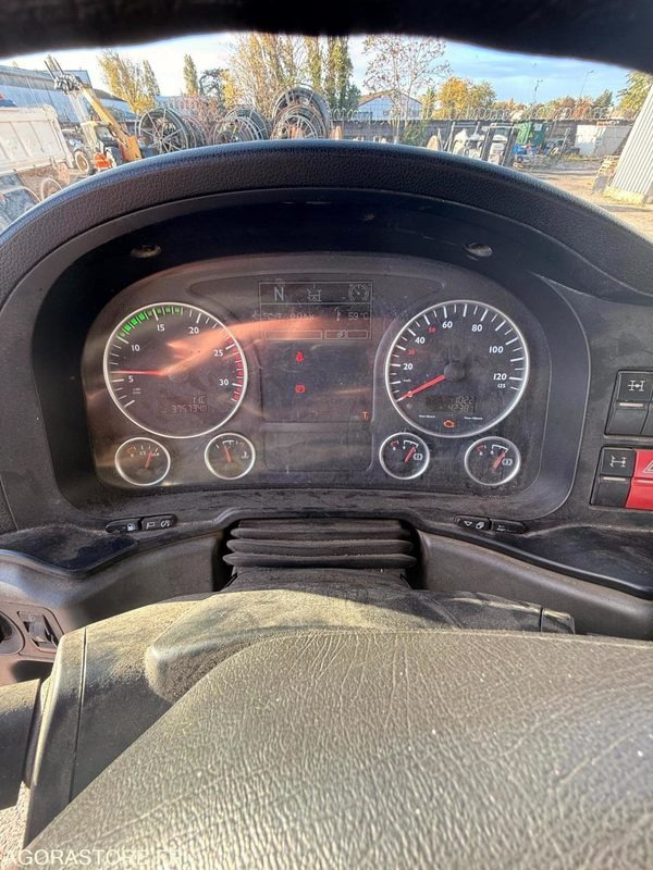 Camion MAN 8x4 - 32-400 BiBenne grue - 11.2014 / 375000 KM