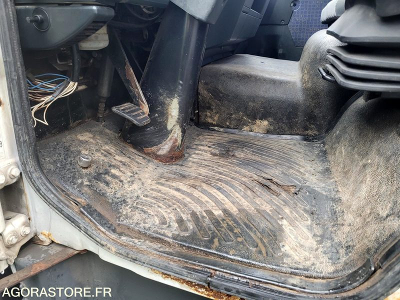 Camion MAN BENNE ET GRUE DIESEL - CW-622-TS - VIN WMAL88ZZ25Y146238