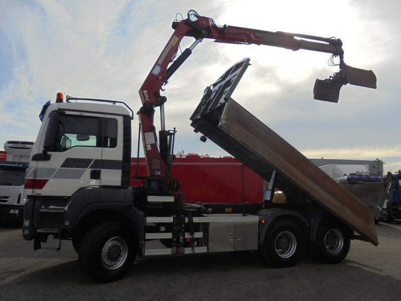 Camion benne, Camion grue MAN TGS 33.440 DISCOUNTED from 59.950,- !!! + Euro 5 + 6X6 + HMF 2420 Crane + Kipper + remote: photos 6